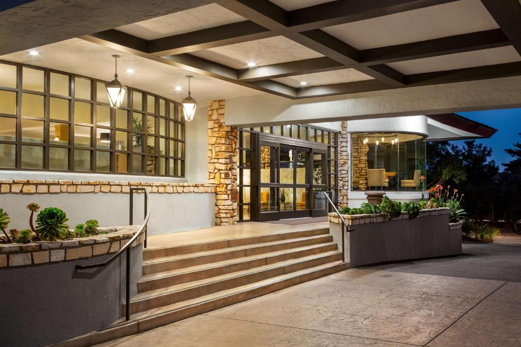 Hilton Garden Inn Monterey photo 3