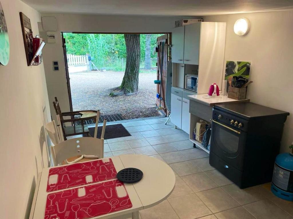Studio avec jardin clos et wifi a Durtal photo 2