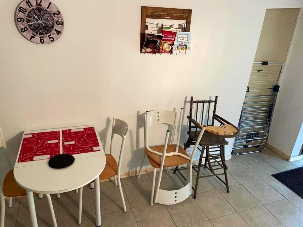 Studio avec jardin clos et wifi a Durtal photo 3