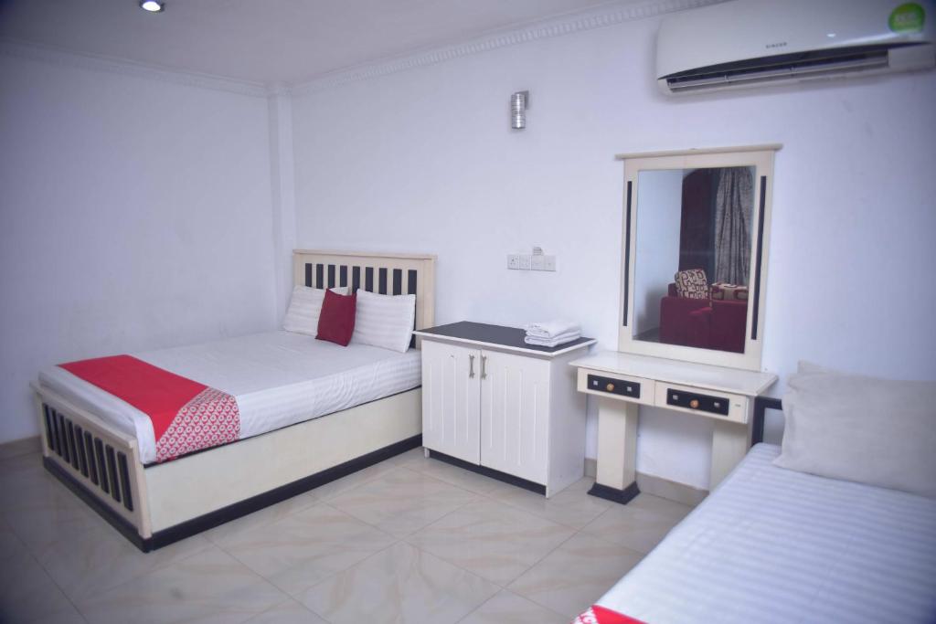 Hotel Sanri Villa Katunayake photo 4
