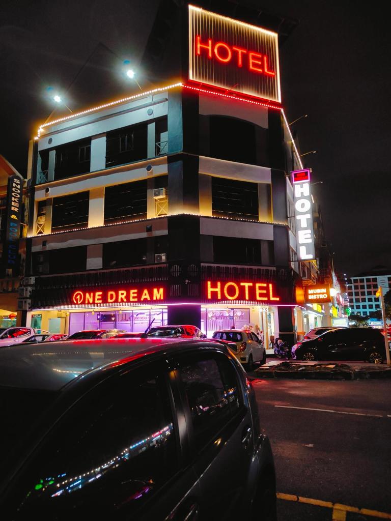 One Dream Hotel - Tap to explore photos