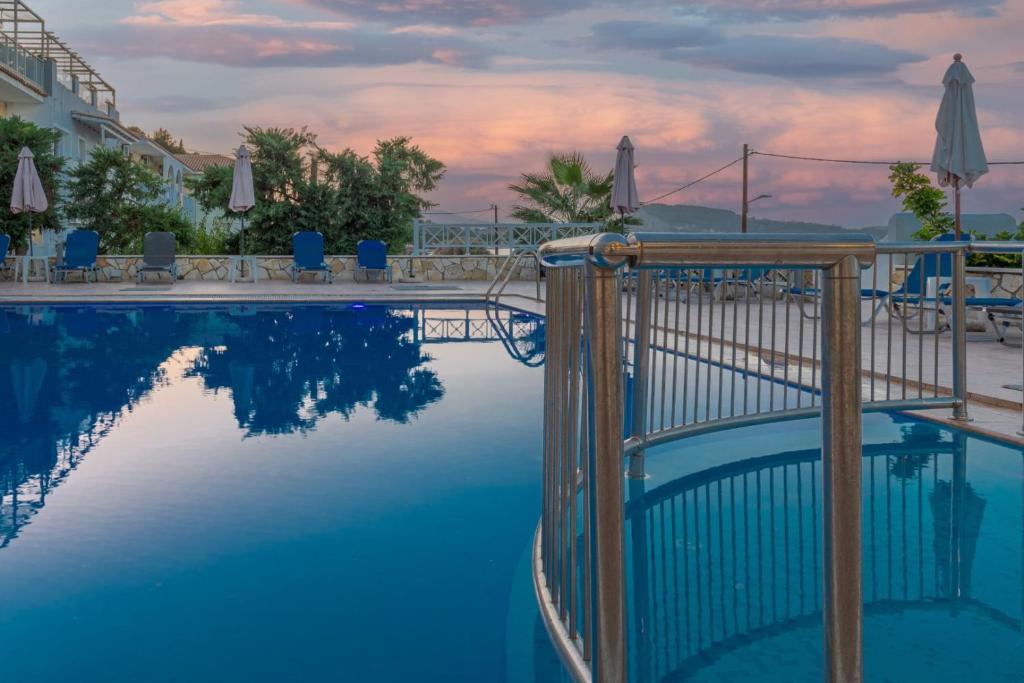 Nefeli Beach - living by the sea photo 3