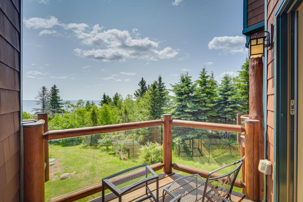 Tofte Tranquility Lakefront Townhome with Balcony!