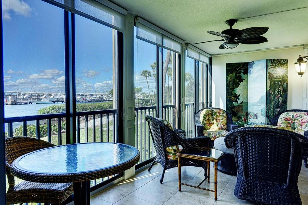 The Riverwood Hutchinson Island image