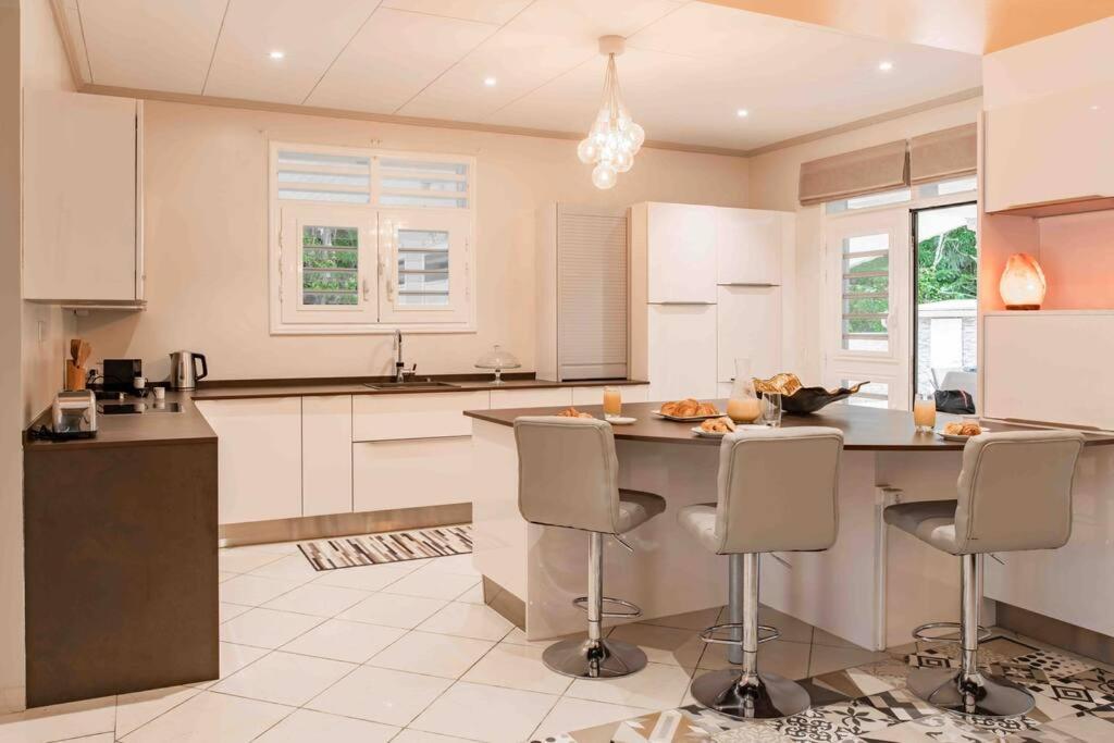 Villa-Aquaterra-Hideaway-piscine-Barbecue