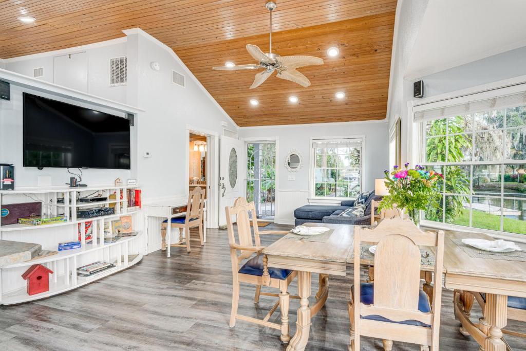Waterfront Winter Haven Studio on Lake Eloise! photo 4