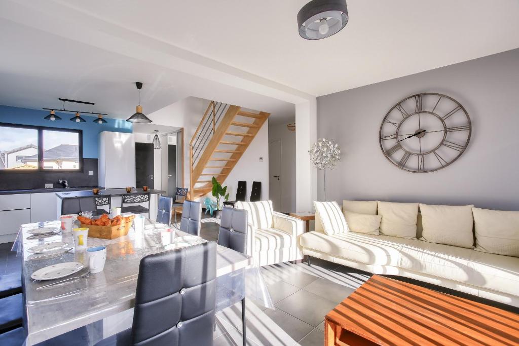Ecrin de modernite a St-Alban photo 3