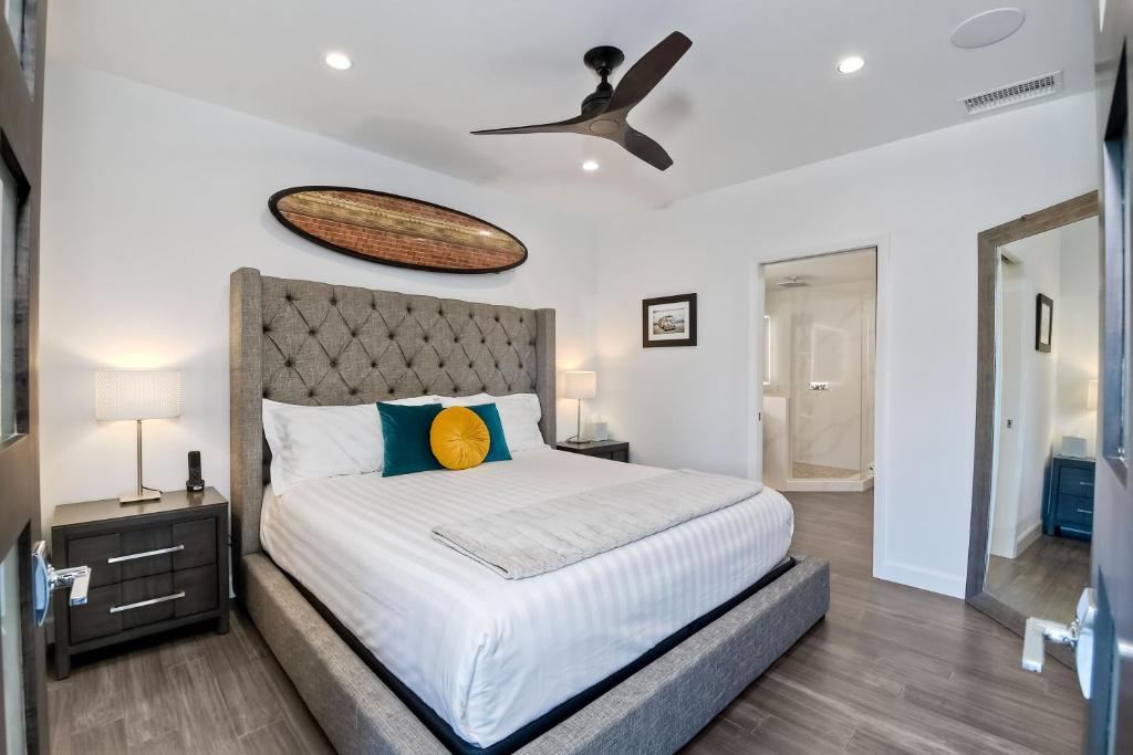 La Costa Luxury Condo - Fully Remodeled photo 1