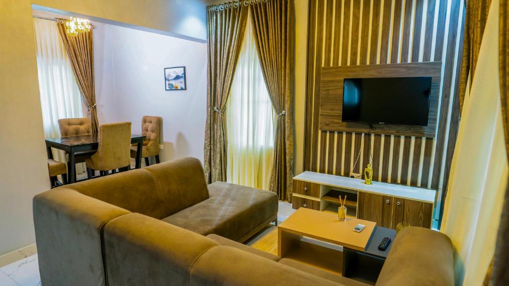 Two bedroom lux apartment photo 4
