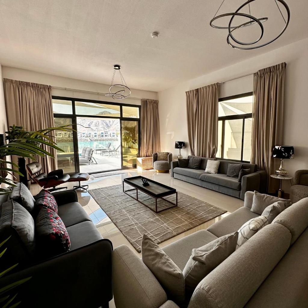 Al Dana Sea View Villa photo 1