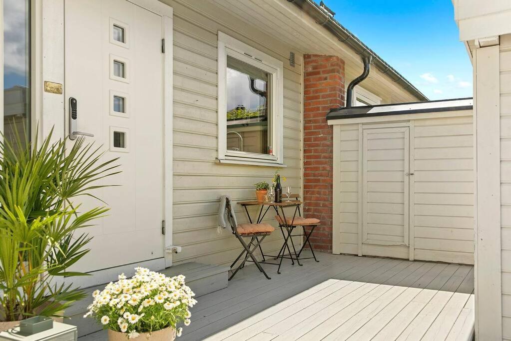 3-bedroom terrace house with incredible sea views photo 1