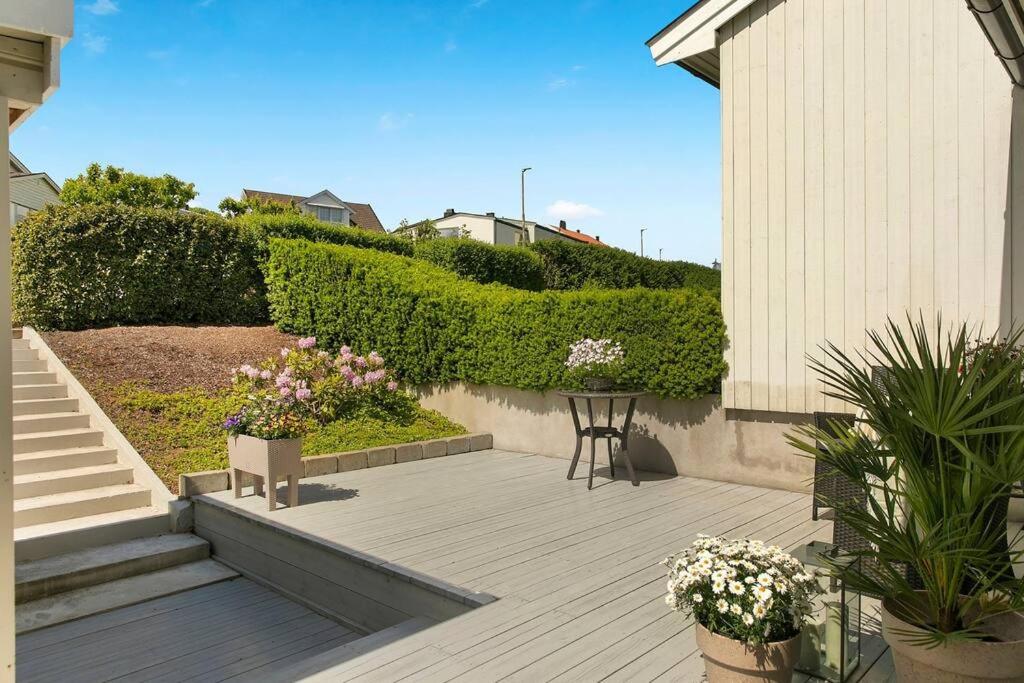 3-bedroom terrace house with incredible sea views photo 4
