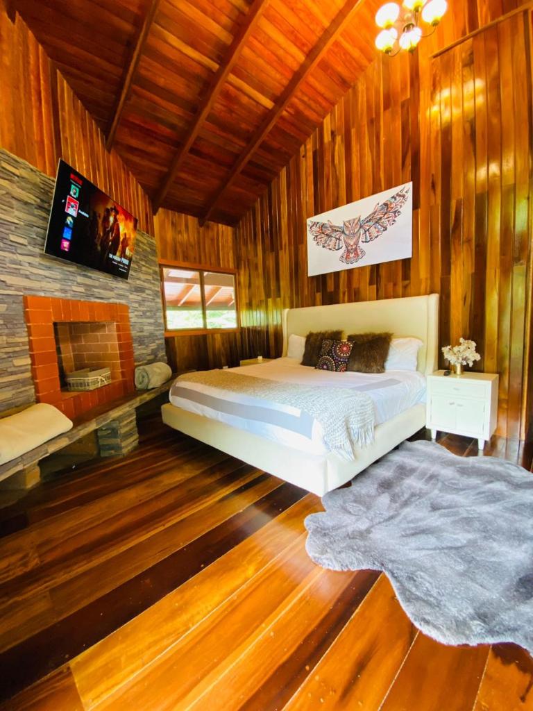 The Wooden House Mindo photo 1