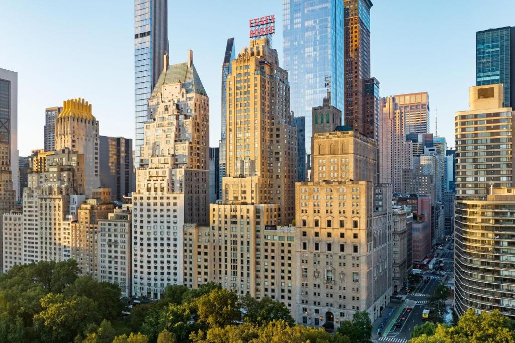JW Marriott Essex House New York image