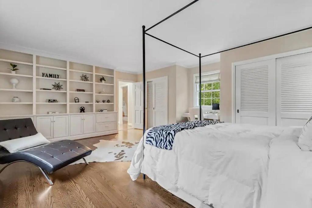 LUX Entire home in Bethesda RARE photo 1
