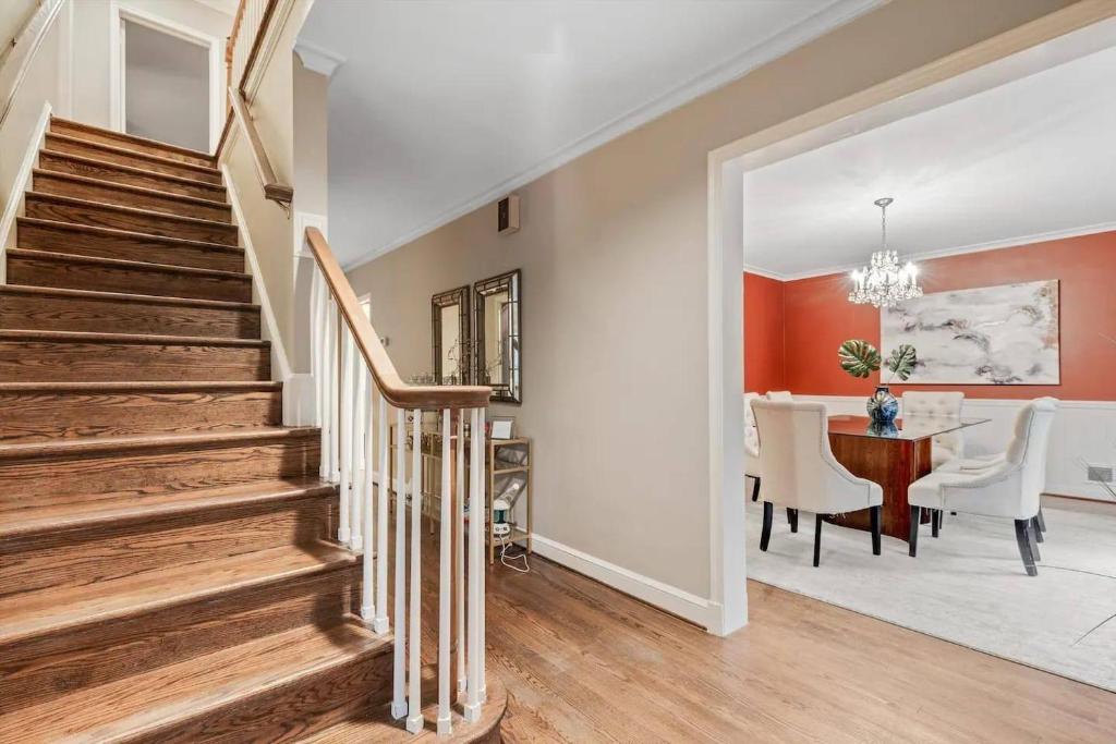 LUX Entire home in Bethesda RARE photo 2