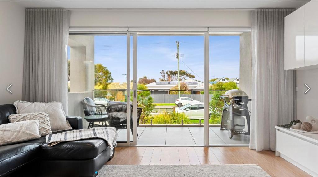 Ocean Grove Breeze On The Terrace Coastal Apartment photo 1