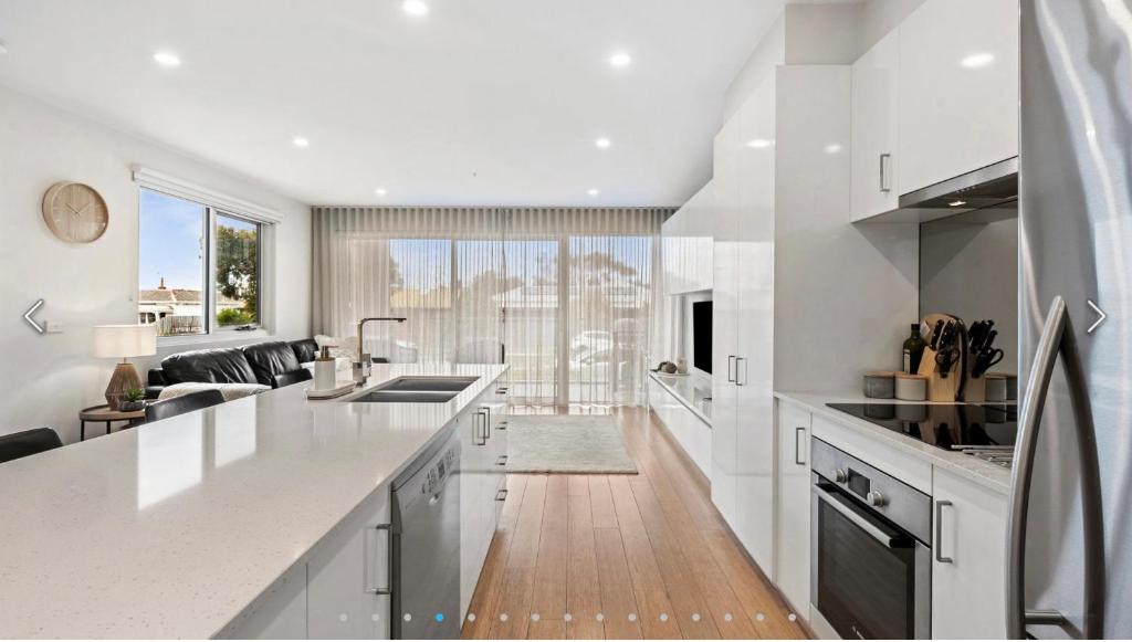 Ocean Grove Breeze On The Terrace Coastal Apartment photo 3
