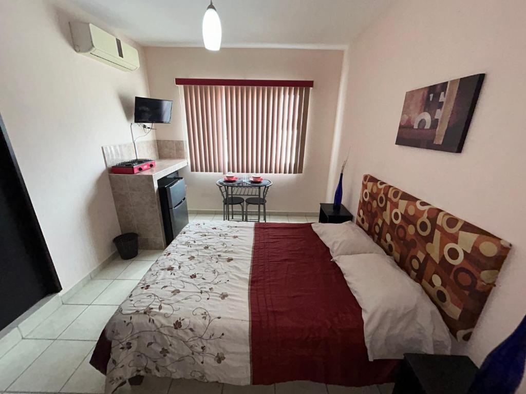 Habitaciones Amuebladas Castillo98 photo 2