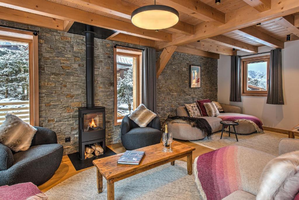 Chalet Belle des Neiges - Alpes Travel - Sleeps 9 photo 1