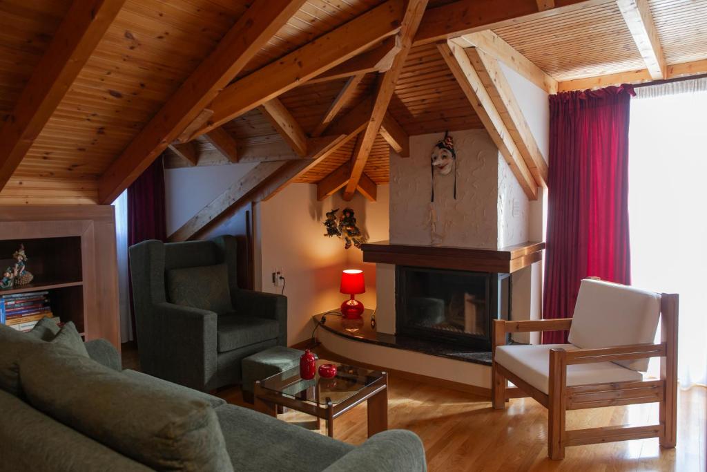 The Oasis- Luxurious Loft with Jacuzzi
