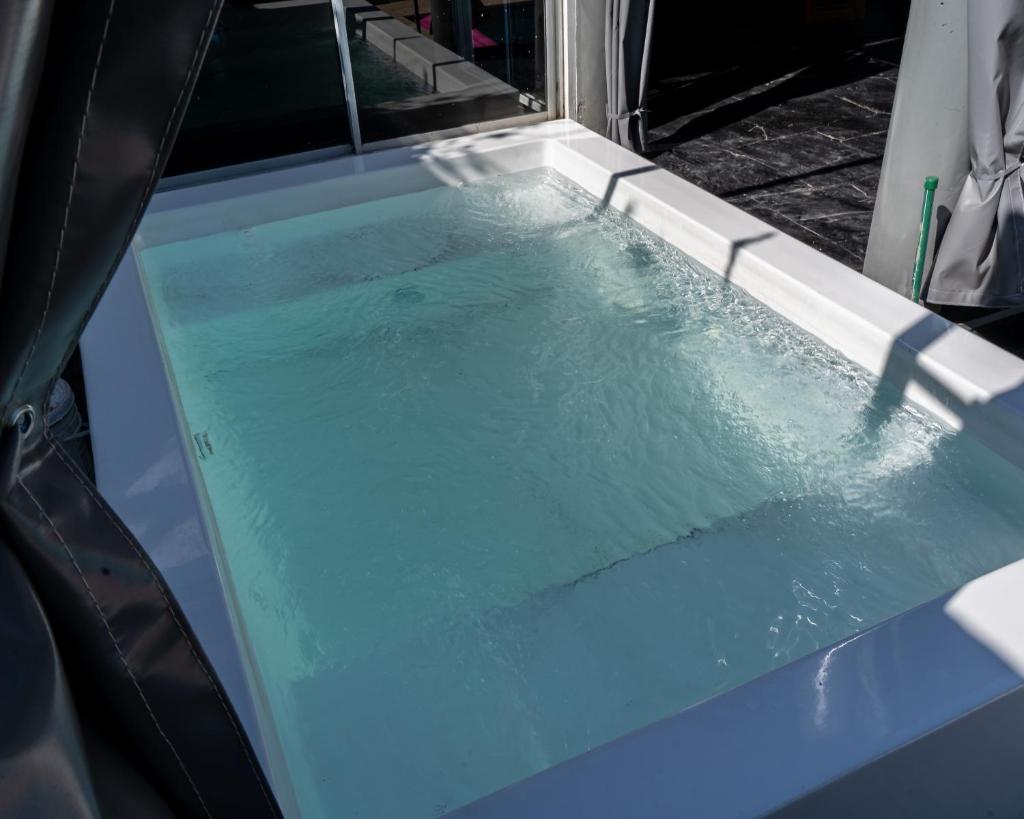 ArquiArts - Hermosa casa para 16p con pileta y jacuzzi photo 2