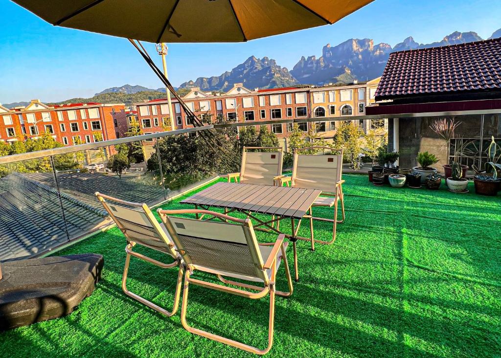 Little White House Homestay - Tianmen Mountain Scenic Area