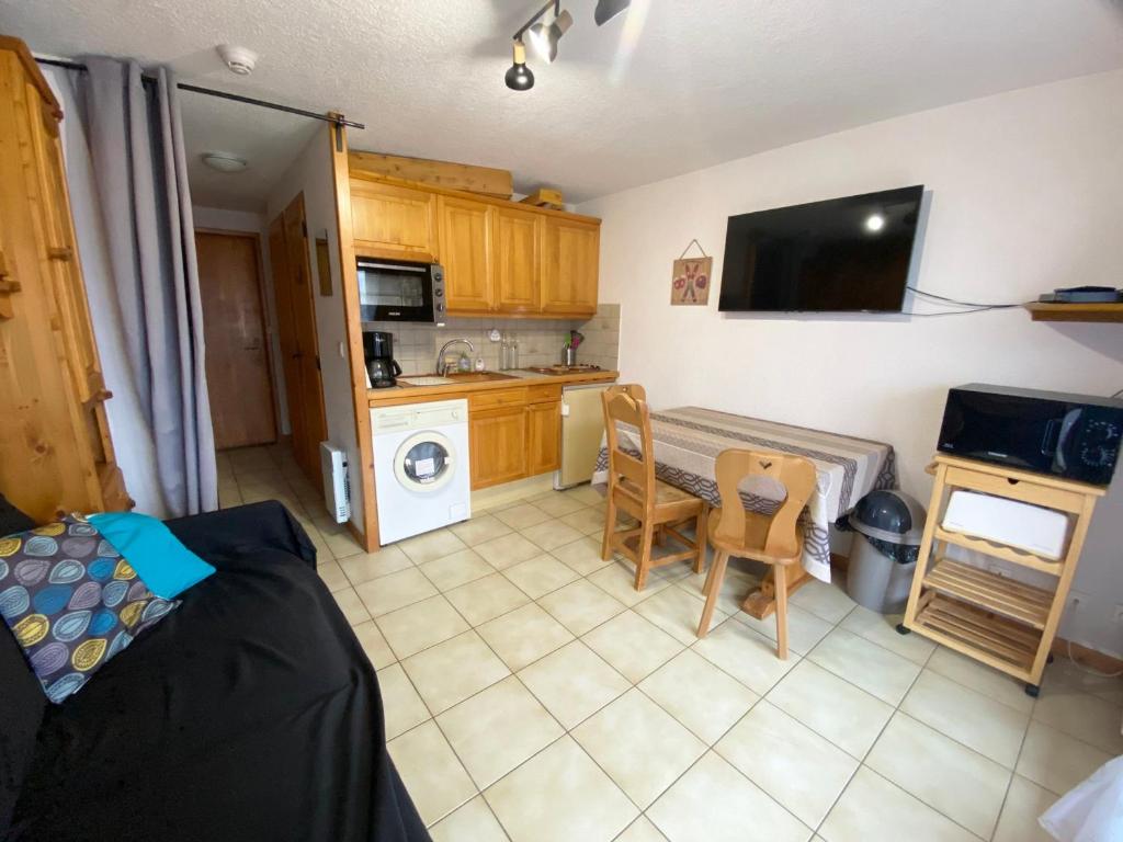 Studio Morillon Village, 1 pièce, 4 personnes - FR-1-412-94 photo 1