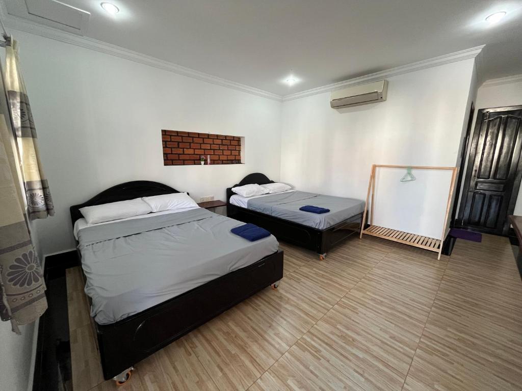 Errol's Homestay and Hostel photo 3