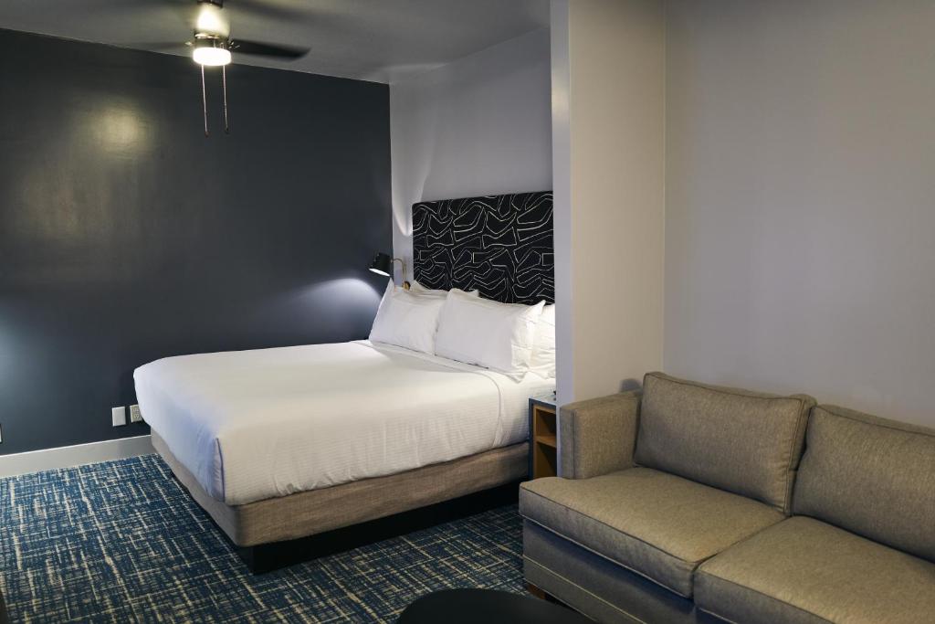 Hotel Garrett Room Type - Superior King Room