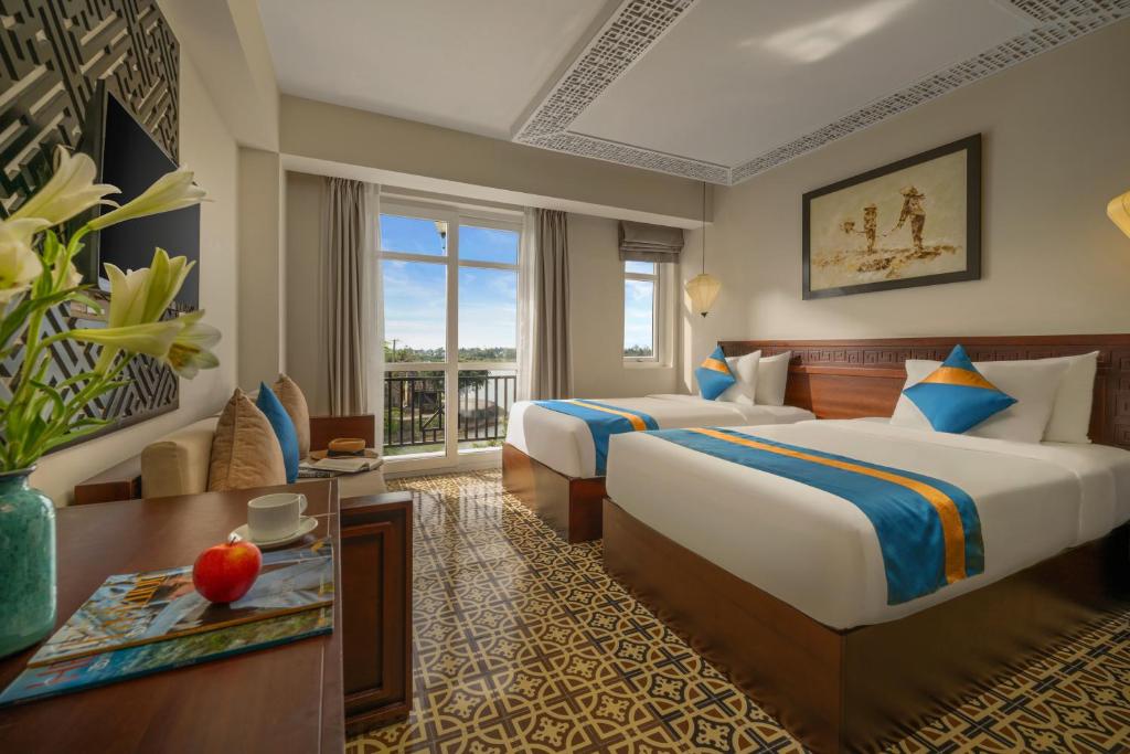 Khách sạn Royal Riverside Hội An 