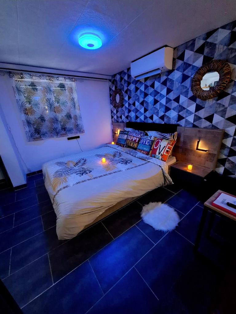 Les Charmes-Balnéothérapie-Vidéoprojecteur-Netflix photo 1