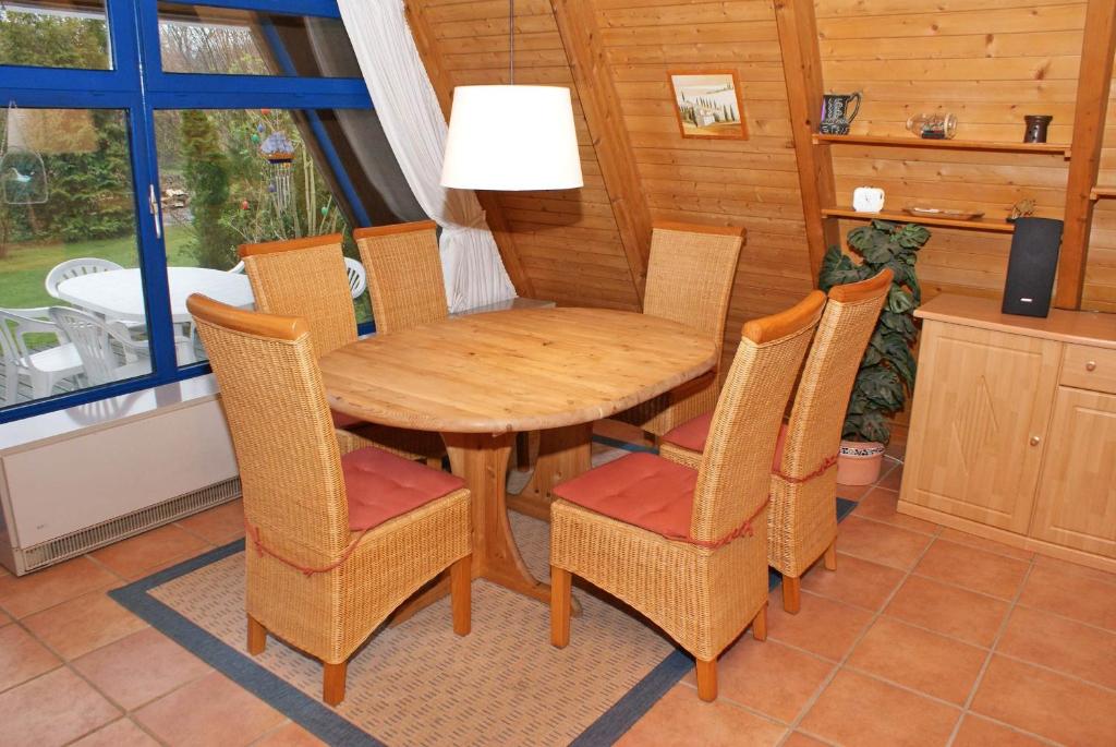 Zeltdachhaus mit Kamin und grosser Terrasse photo 2