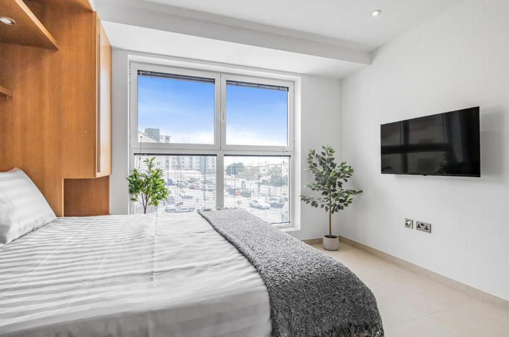 West One Studio Apartments photo 2