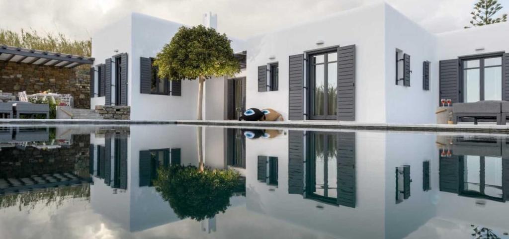 Myconian Platinum Senior Villa photo 4