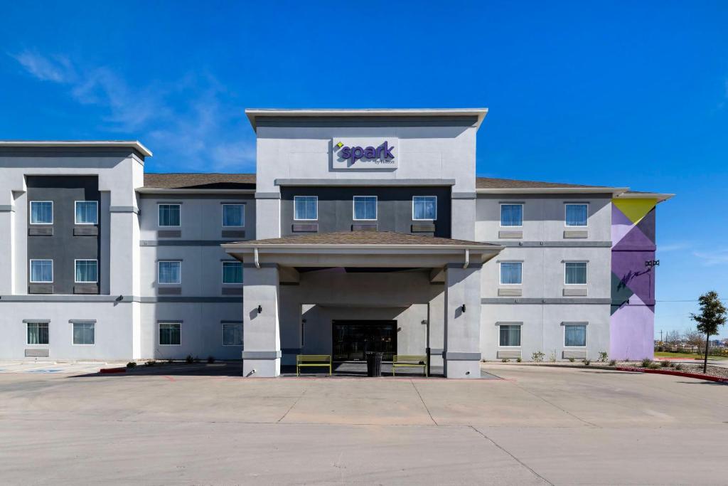 Spark by Hilton Midland South image