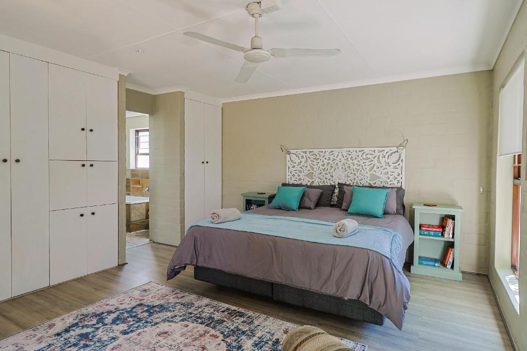 Happy Family house in Old Onrus 4bedrooms all ensuite photo 3