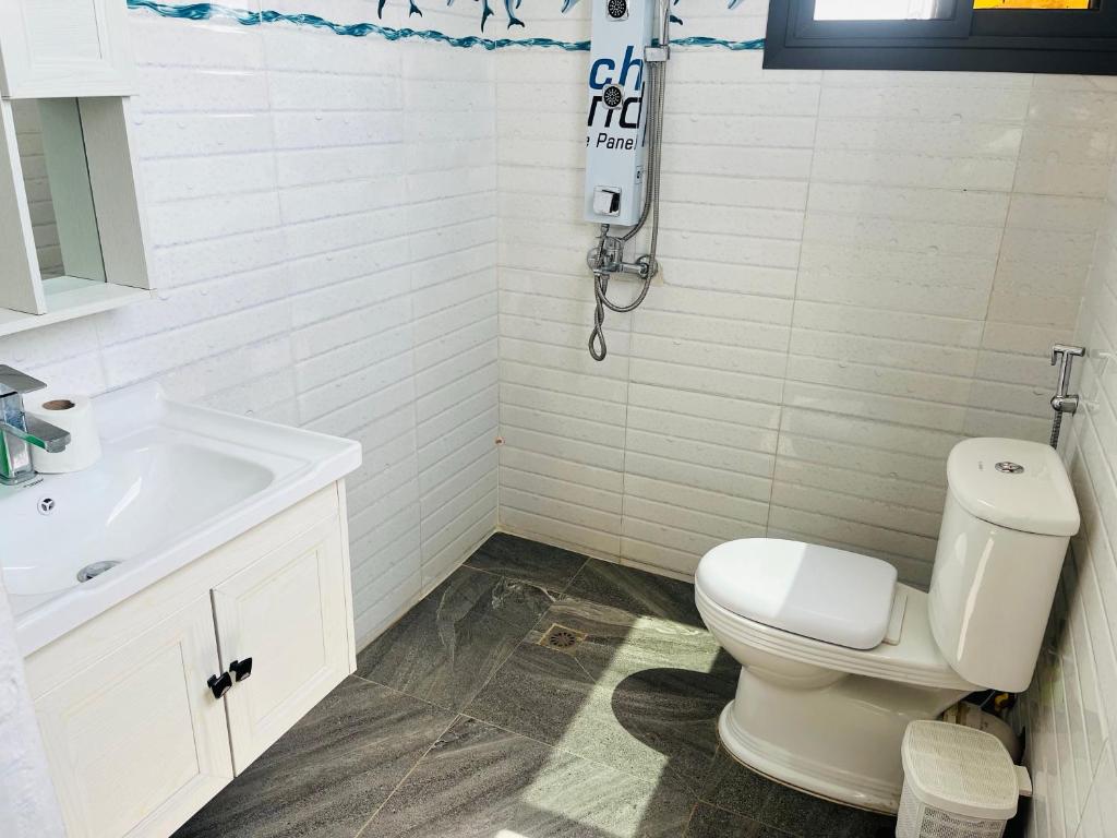 Mignon chambre avec accès piscine photo 1