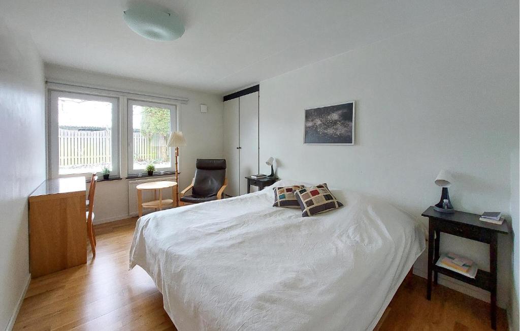 3 Bedroom Awesome Home In Lerberget photo 1