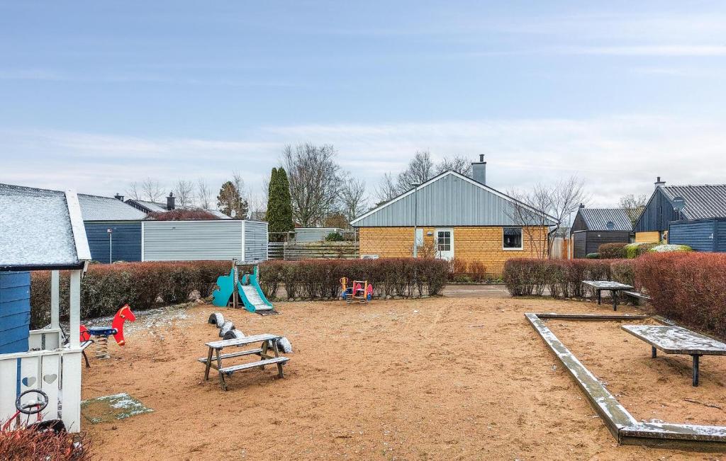 3 Bedroom Awesome Home In Lerberget photo 2