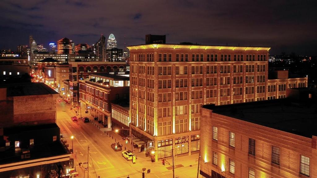 Hotel Covington Cincinnati Riverfront image