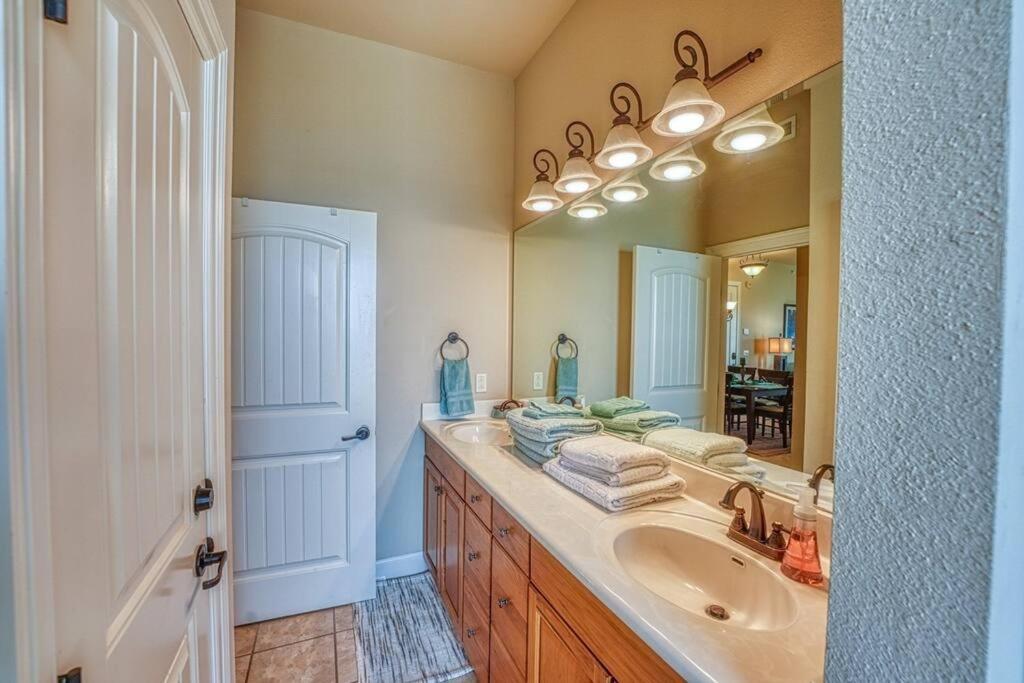 Great Lakefront Condo With Gorgeous Lake LBJ Views photo 3