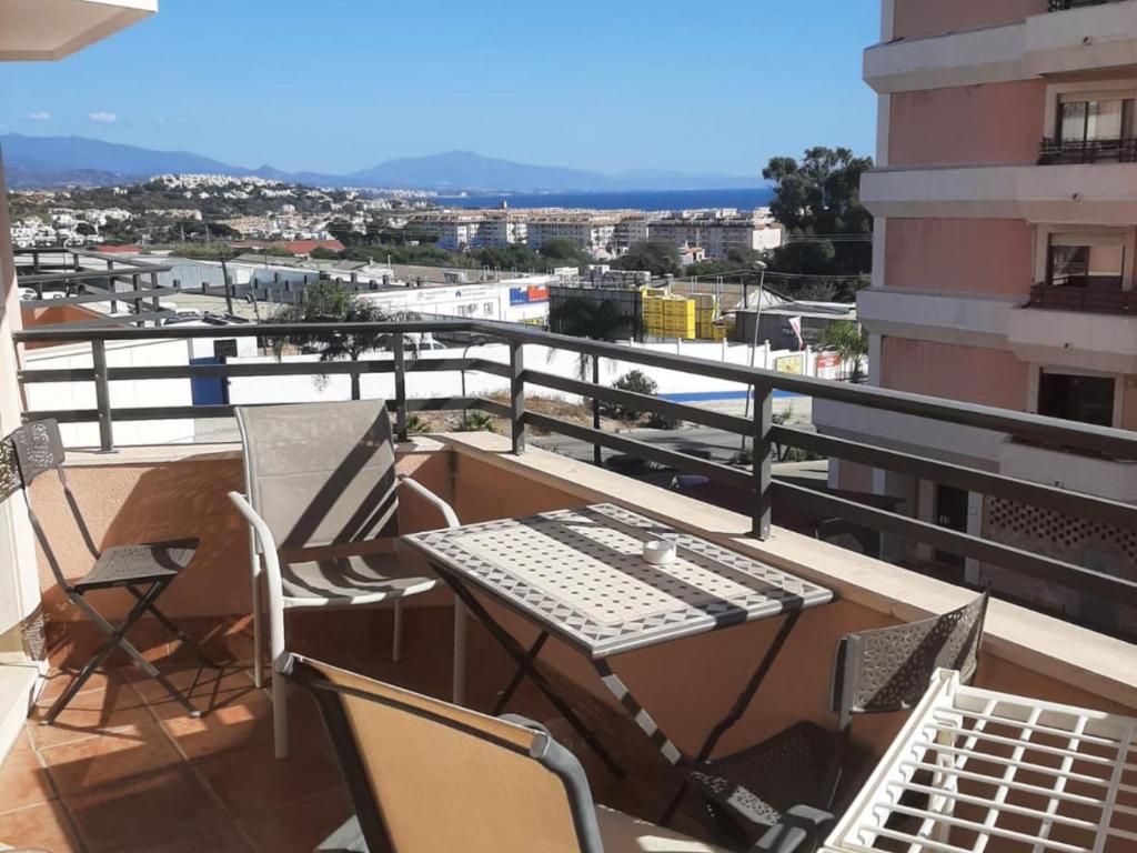 Apartamento Manilva con terraza y piscina photo 4