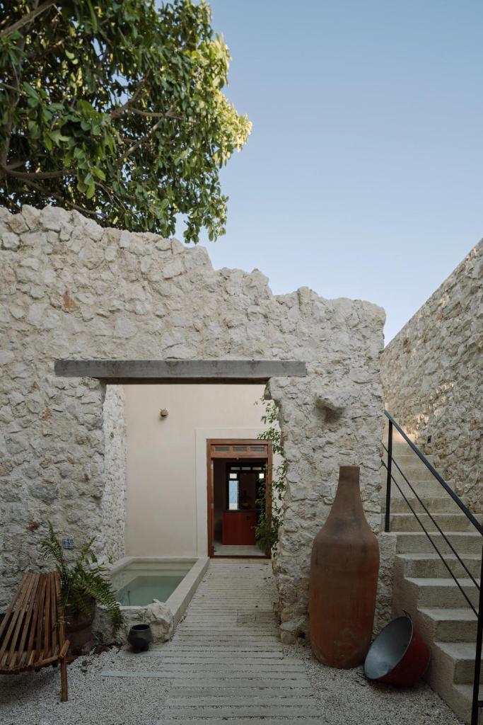 Hermosa casa junto a la muralla photo 2