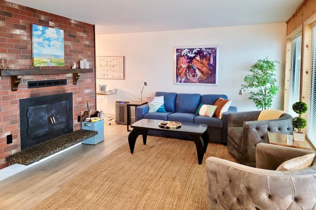 Beautiful Waterfront Retreat photo 4