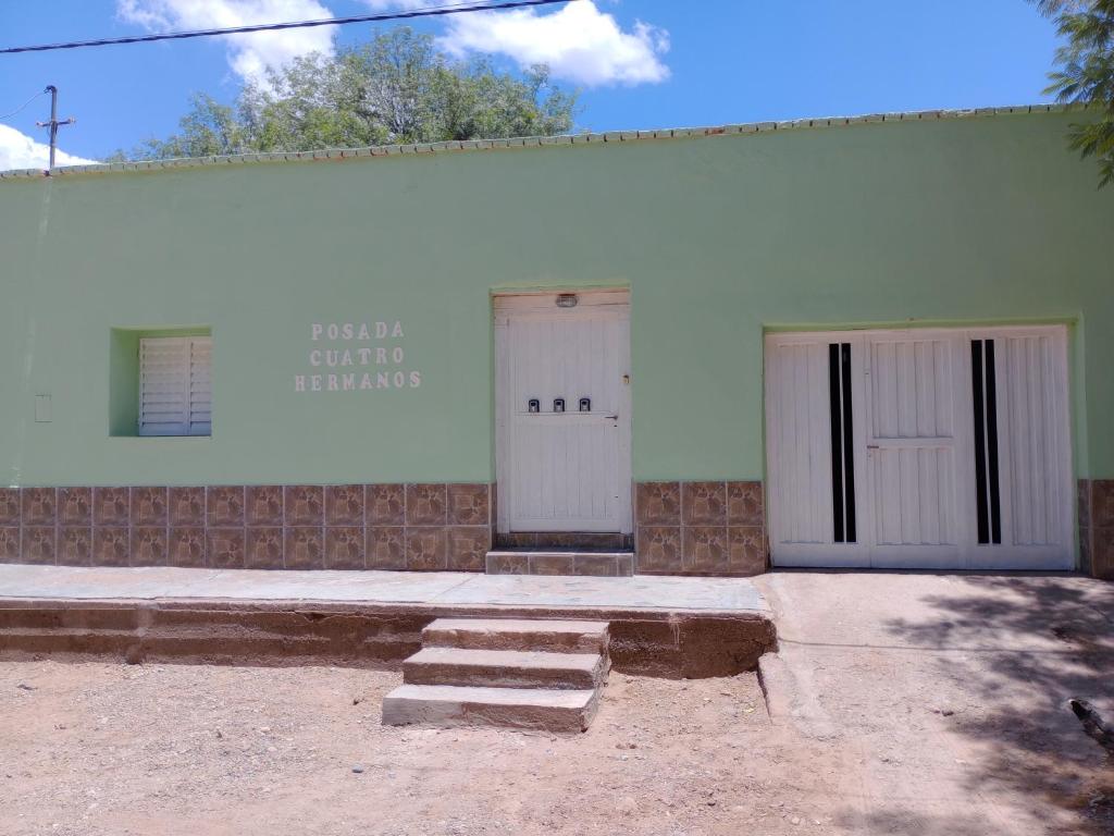 POSADA CUATRO HERMANOS