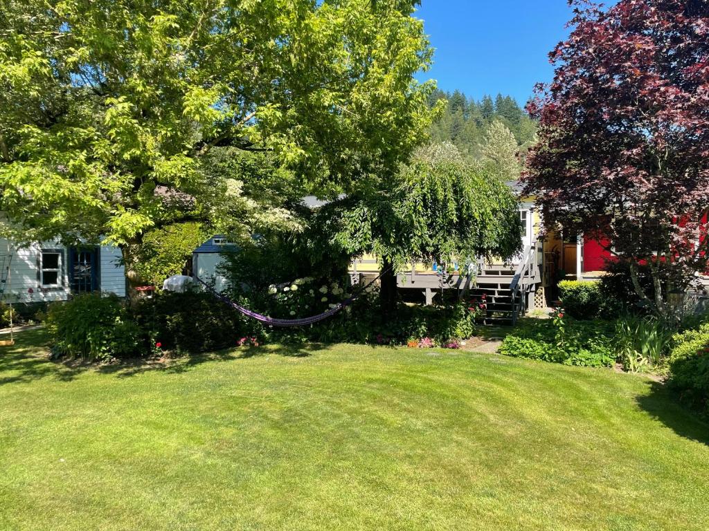WHITEWATER COTTAGE photo 4