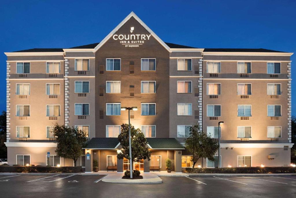 Country Inn & Suites by Radisson Ocala Southwest image