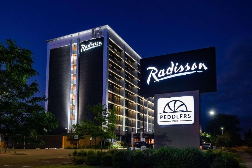 Radisson Hotel St. Paul Downtown image