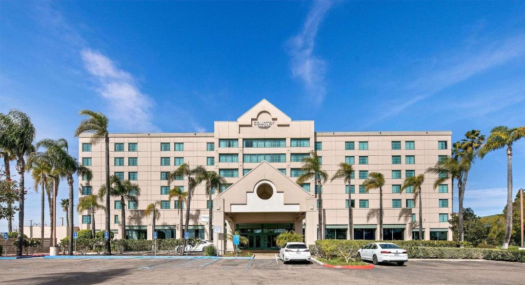 Country Inn & Suites by Radisson, San Diego North, CA image